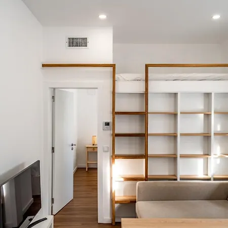 Cityscape Apartment *