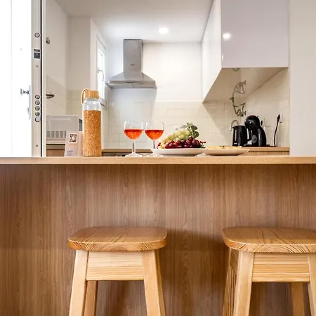 Cityscape Apartment *